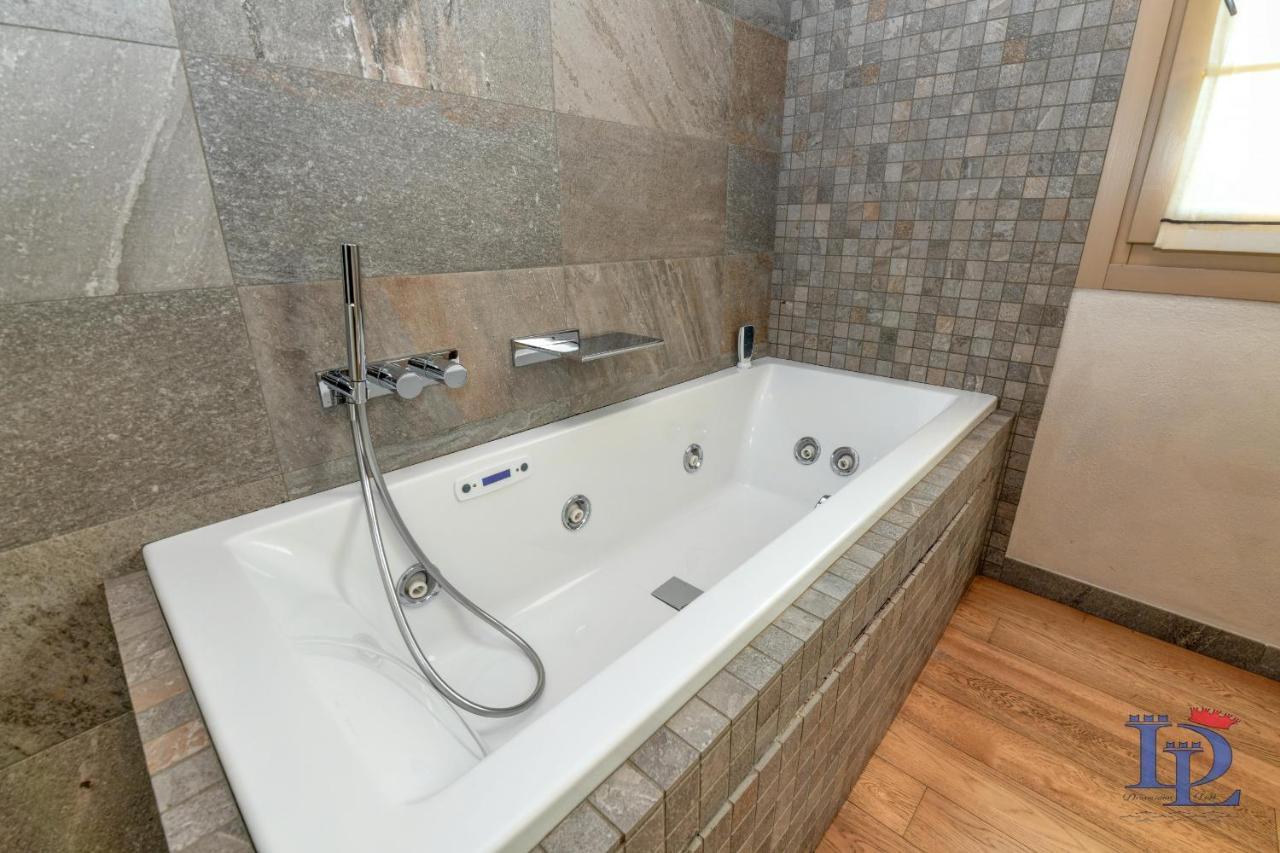 Desenzanoloft Official Partner Marriott Homes & Villas - Oscar Luxury Suite Ντεζεντσάνο ντελ Γκάρντα Εξωτερικό φωτογραφία